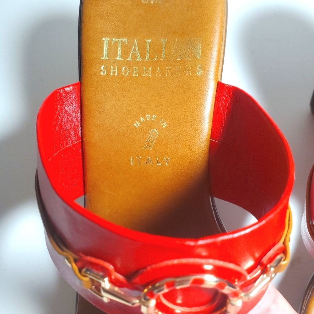 ITALIAN SHOEMAKERS Red Leather Wedge with Gold Buckle Size 9M - New - Picture 10 of 11